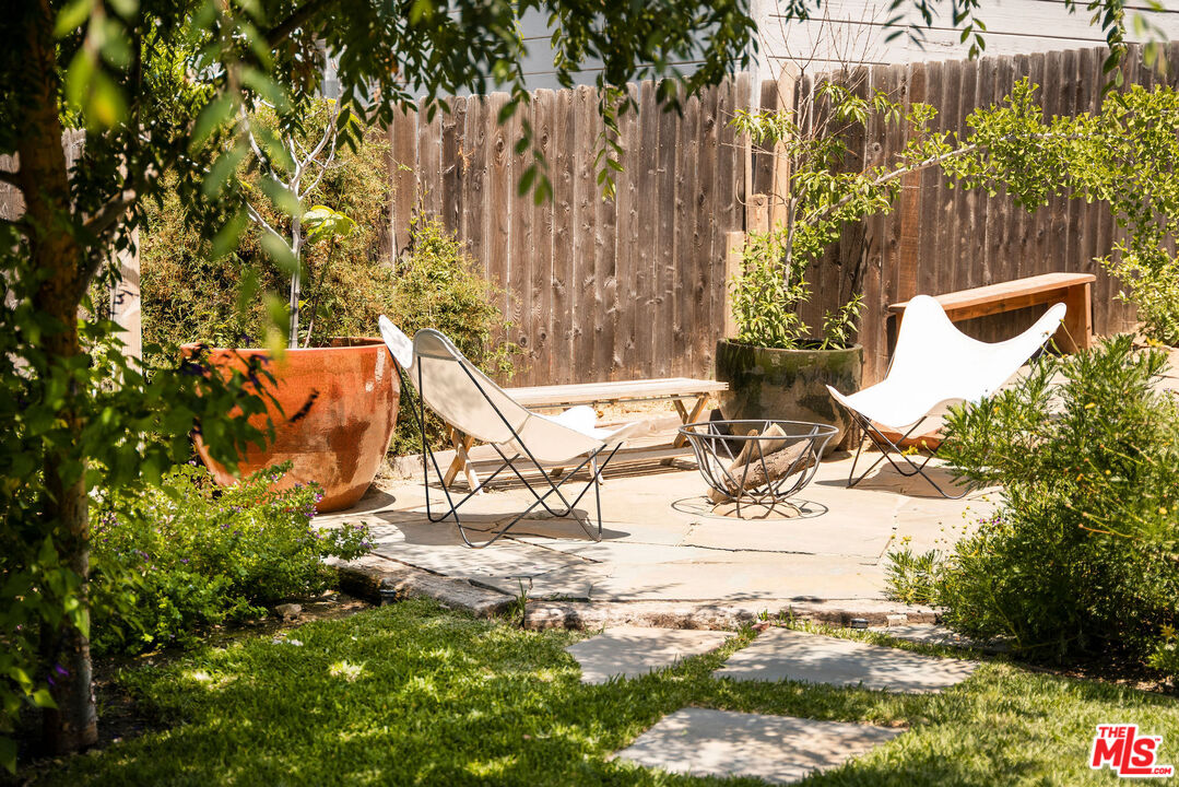 230 Marathon Road Altadena, CA 91001 - Photo 31 of 46 a view of outdoor space with seating area