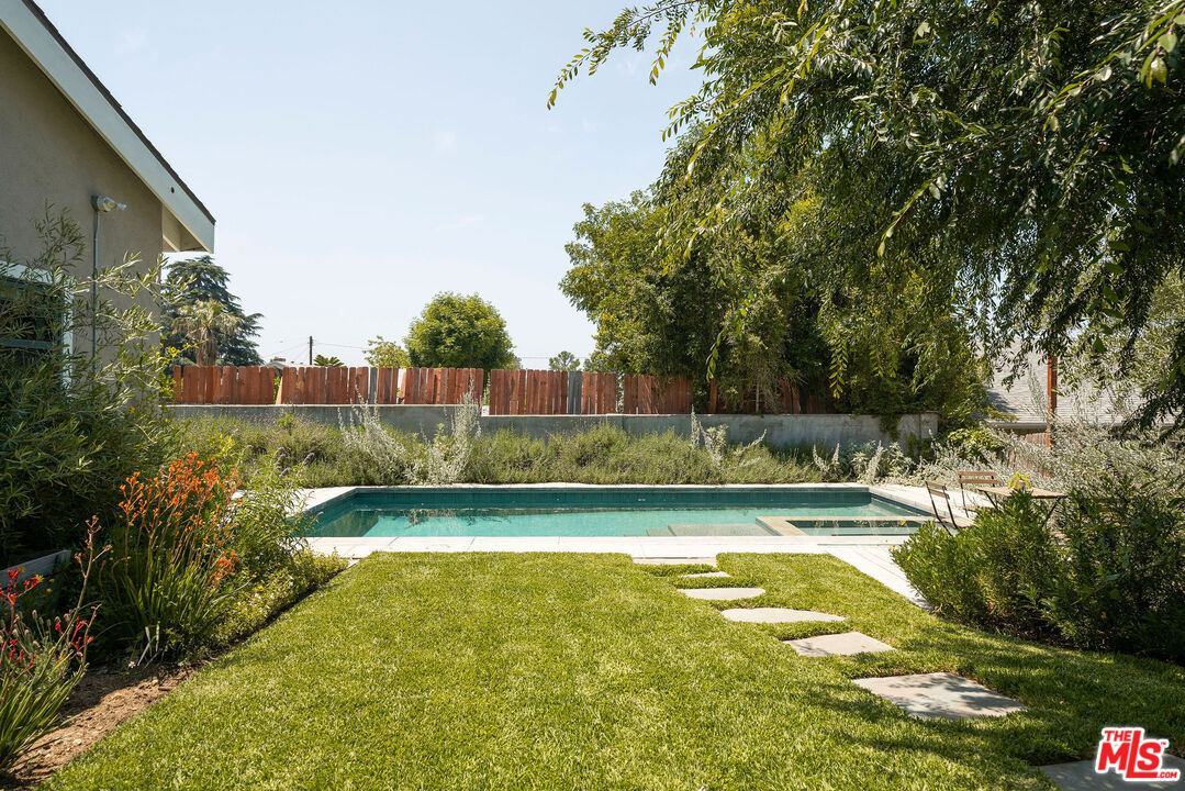 230 Marathon Road Altadena, CA 91001 - Photo 33 of 46 a view of a backyard with swimming pool