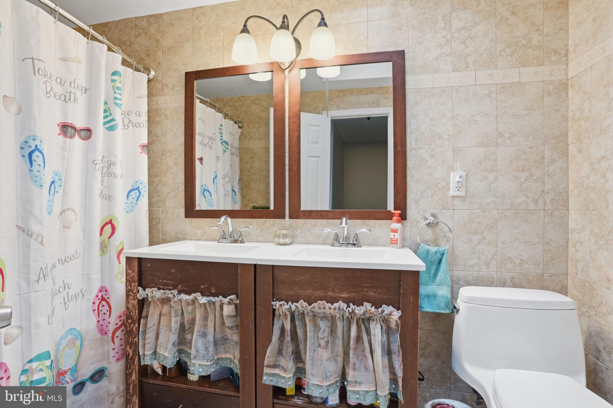 12701 Medford Road Philadelphia, PA 19154 - Photo 15 of 33 Bathroom