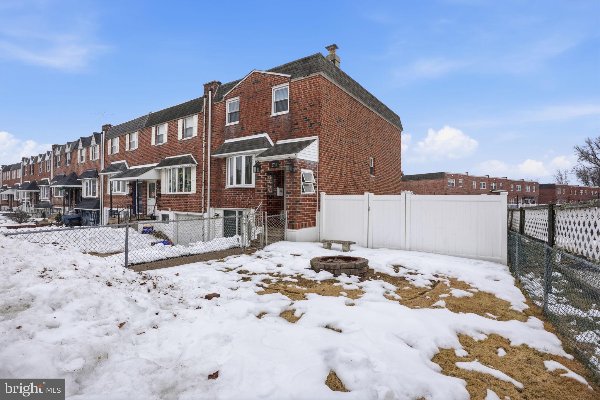 12701 Medford Road Philadelphia, PA 19154 - Photo 29 of 33 Front Yard with Fire Pit