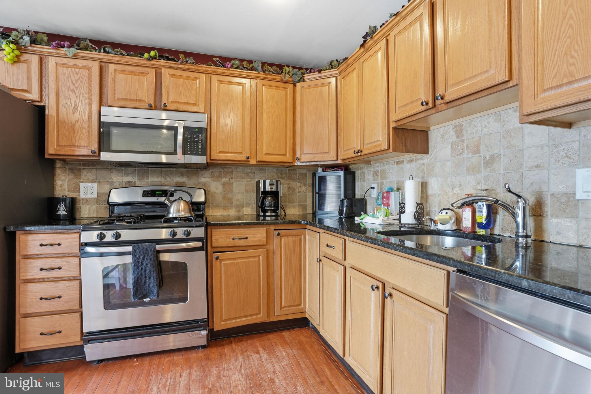 12701 Medford Road Philadelphia, PA 19154 - Photo 8 of 33 Kitchen