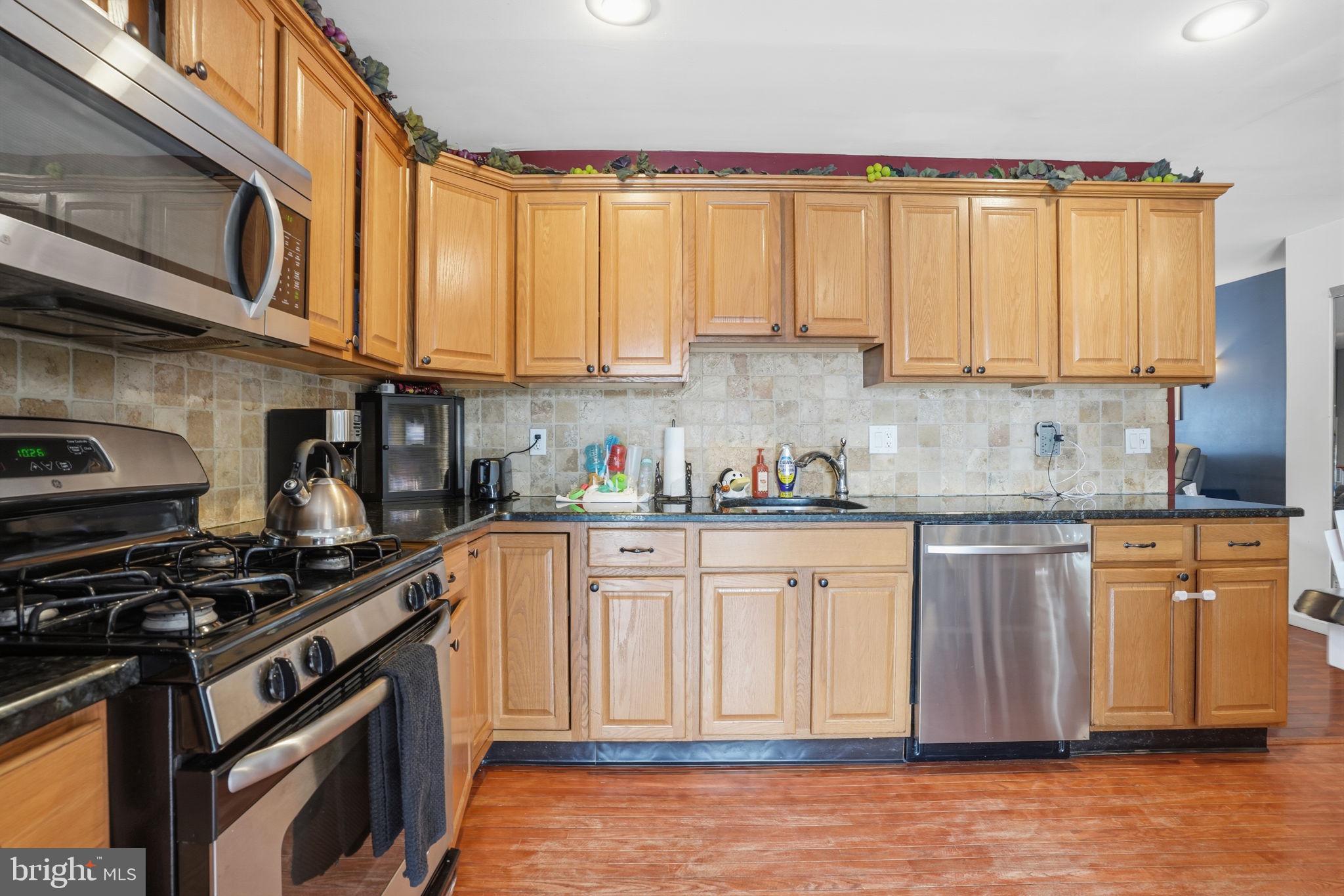 12701 Medford Road Philadelphia, PA 19154 - Photo 9 of 33 Kitchen