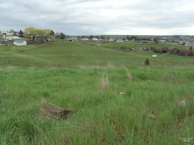 $79,900 | 2070 Sargent Drive, Clarkston, WA 99403