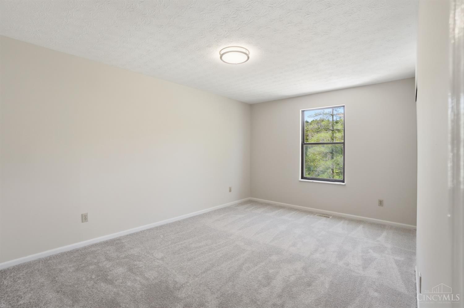 6340 Sheed Road Cincinnati, OH 45247 - Photo 25 of 60