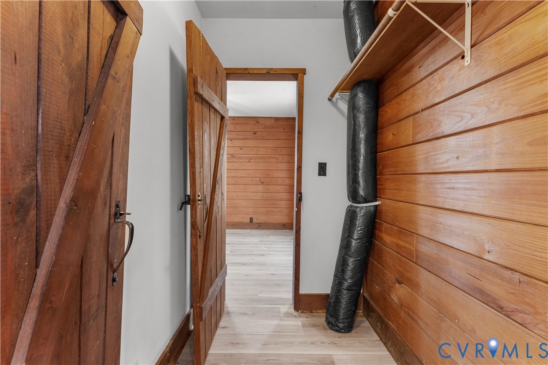 45 Morningside Road Cartersville, VA 23027 - Photo 27 of 50 a view of walk in closet