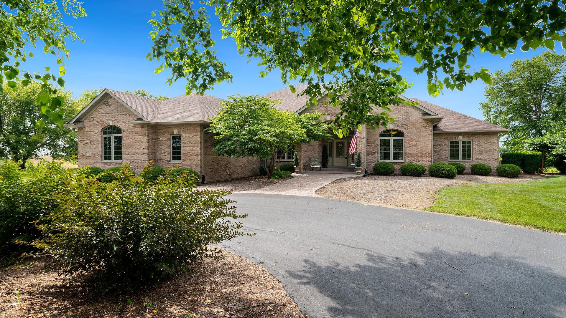 2721 Squaw Prairie Road Belvidere, IL 61008 - Photo 1 of 49 Gallery Image 1