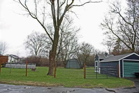 5019 North Genesee Road Flint, MI 48506 - Photo 18 of 20 20399186-17.JPG