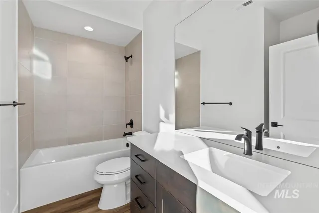 $499,880 | 728 South Calhoun Lane, Star, ID 83669