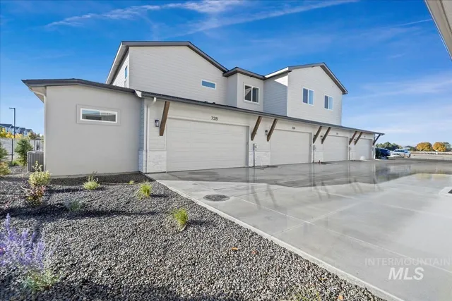 $496,880 | 728 South Calhoun Lane, Star, ID 83669