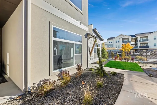 $499,880 | 728 South Calhoun Lane, Star, ID 83669