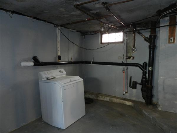 85 Appleton Street Springfield, MA 01108 - Photo 17 of 22 a utility room with dryer and washer