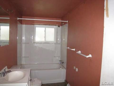13472 Townsend Road Milan, MI 48160 - Photo 15 of 21 20419479-15.JPG