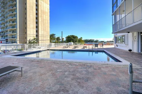 $520,000 | 145 Southeast 25th Road, Unit 502, Miami, FL 33129