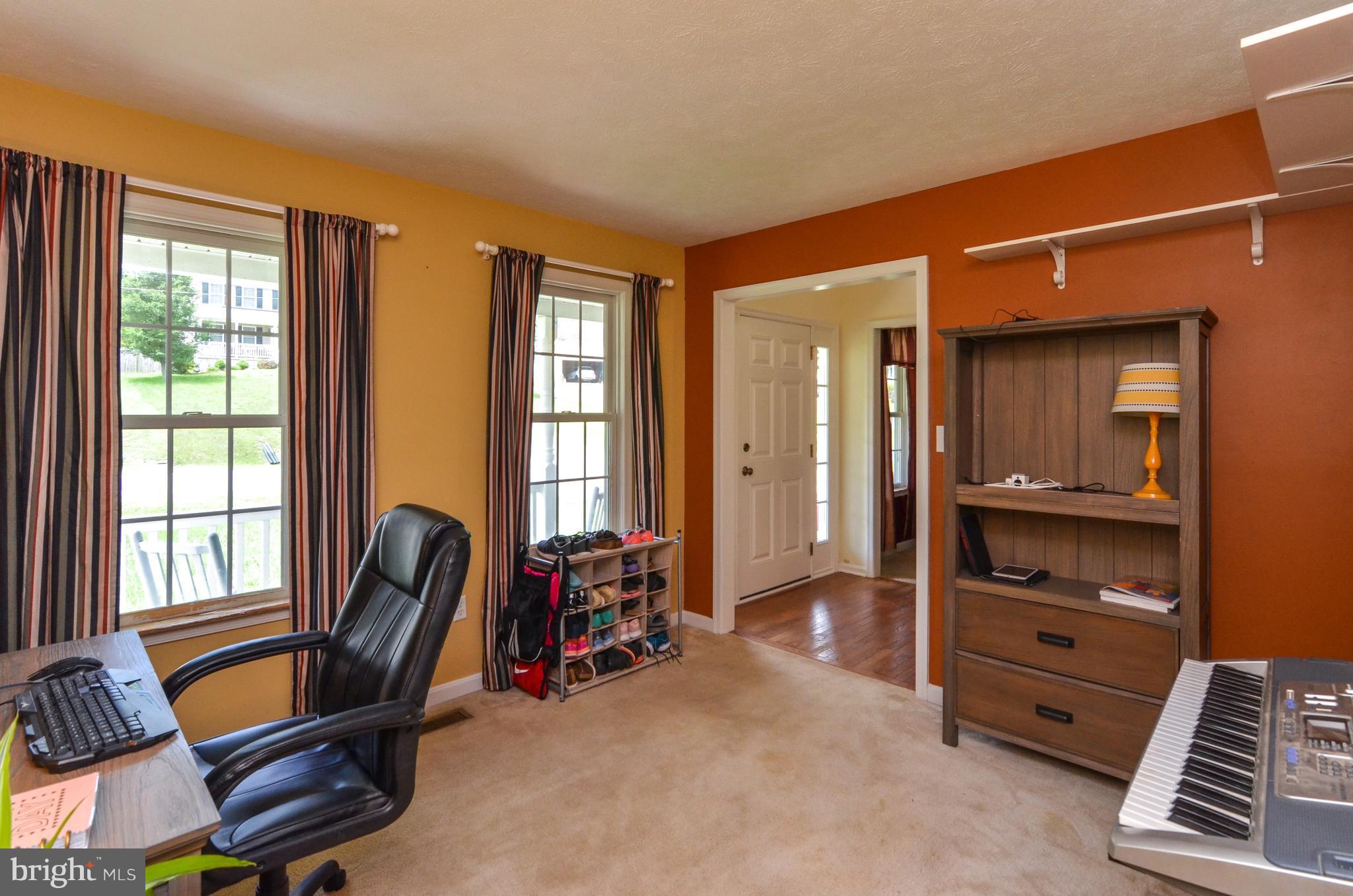 9081 Mullen Road King George, VA 22485 - Photo 4 of 28 Living Room