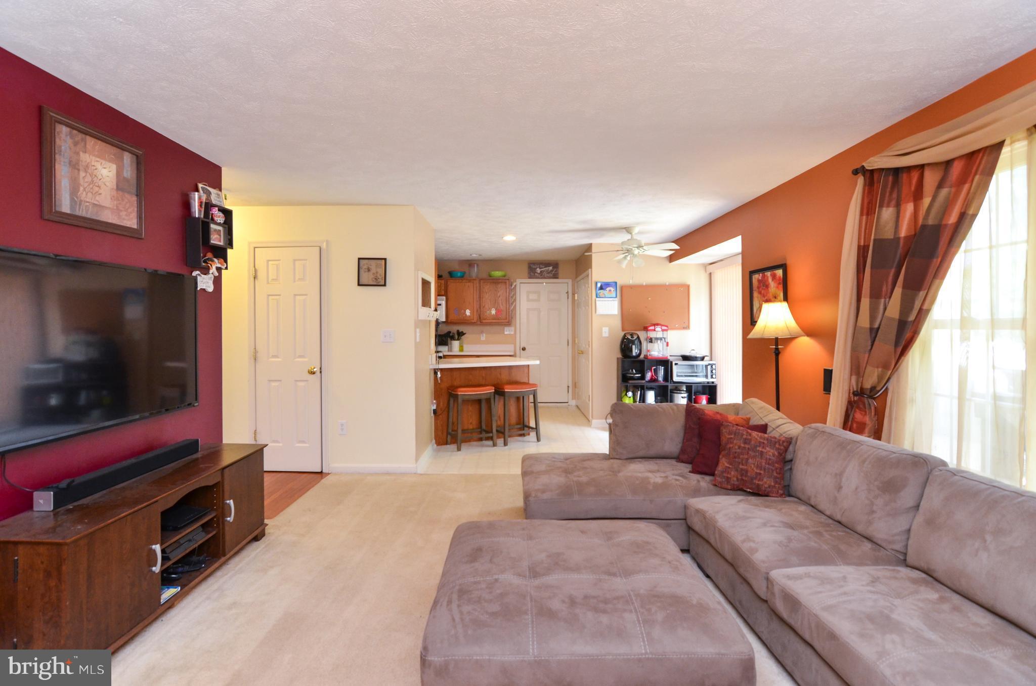 9081 Mullen Road King George, VA 22485 - Photo 8 of 28 Living Room