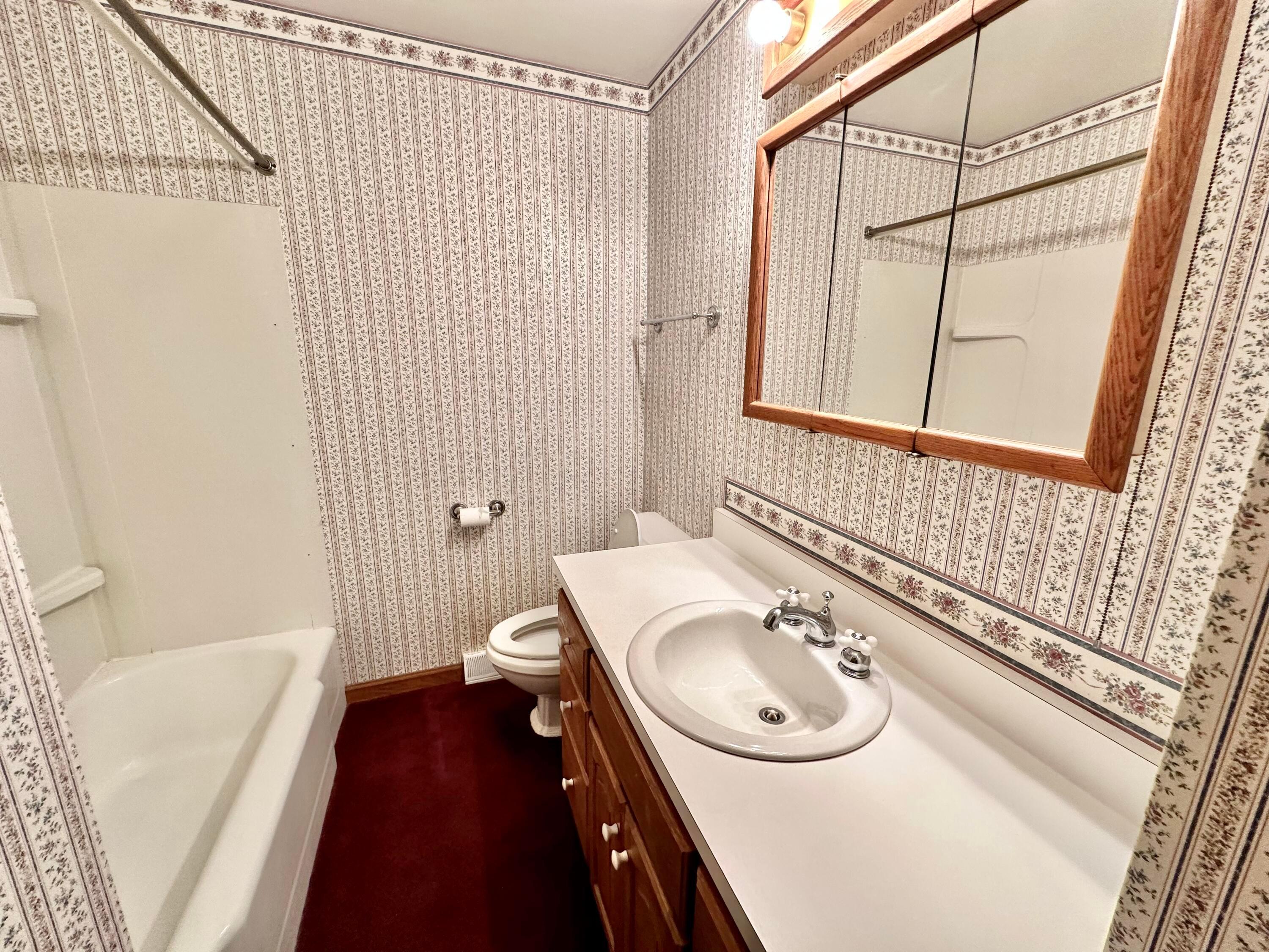 6189 Giehl Road Delaware, OH 43015 - Photo 39 of 70 Full bath near bedrooms 2 and 3.