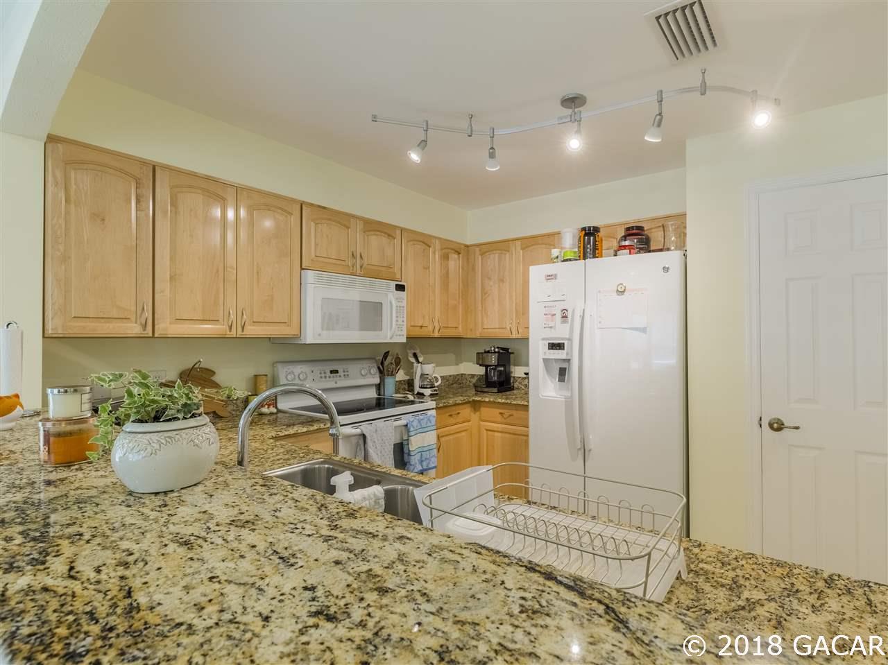 538 Northwest 39th Road, Unit 306 Gainesville, FL 32607 - Photo 5 of 18