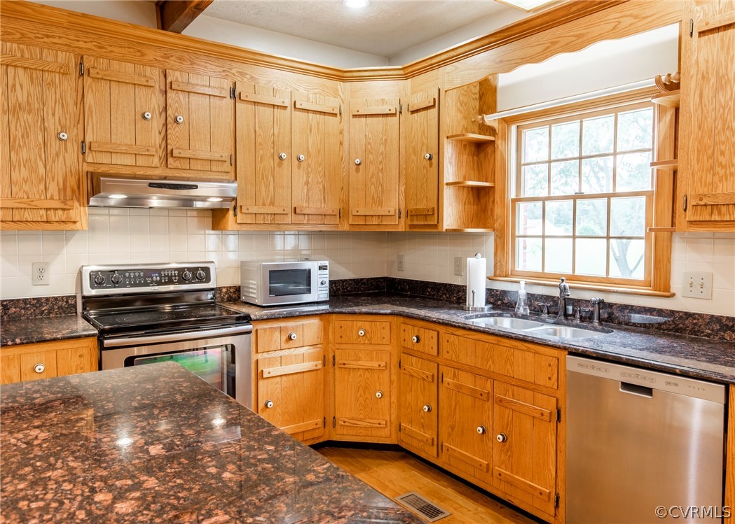 7561 Elko Road Sandston, VA 23150 - Photo 9 of 50 Gallery Image 9