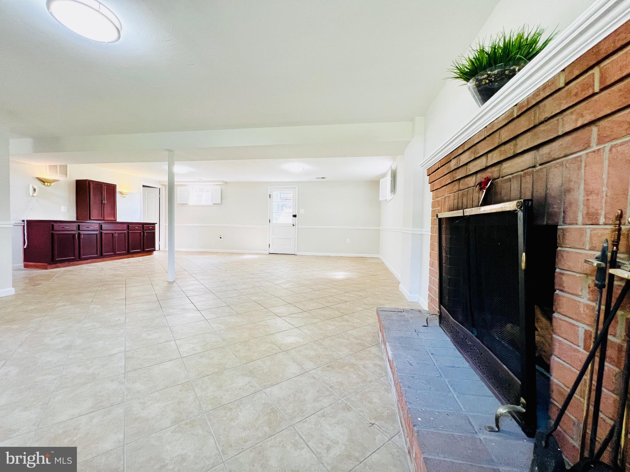 11218 Keystone Avenue Clinton, MD 20735 - Photo 39 of 53 a view of a livingroom with a furniture