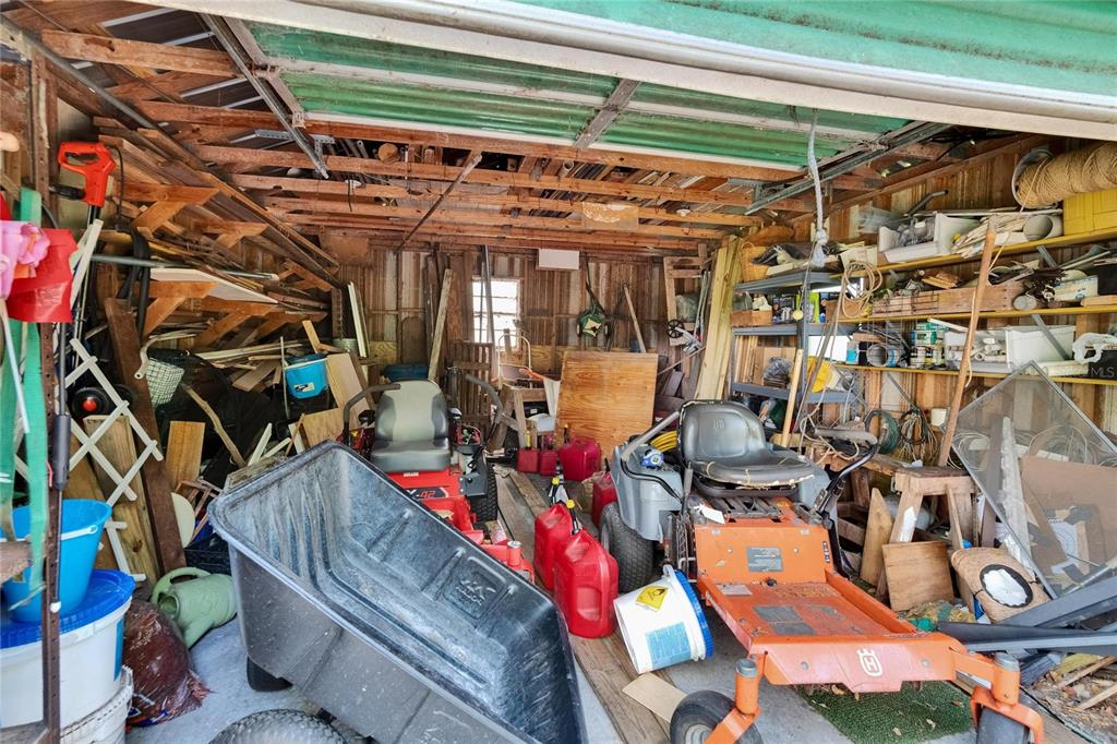 3102 East Trapnell Road Plant City, FL 33566 - Photo 53 of 100 a view of entryway with outdoor seating