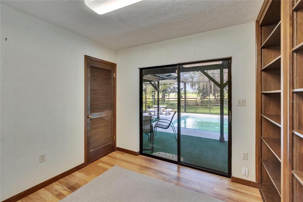 3102 East Trapnell Road Plant City, FL 33566 - Photo 88 of 100 a view of an empty room and window