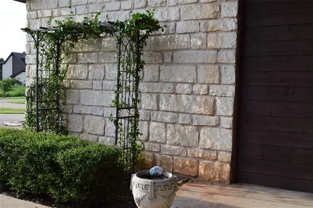 a bathroom with a toilet