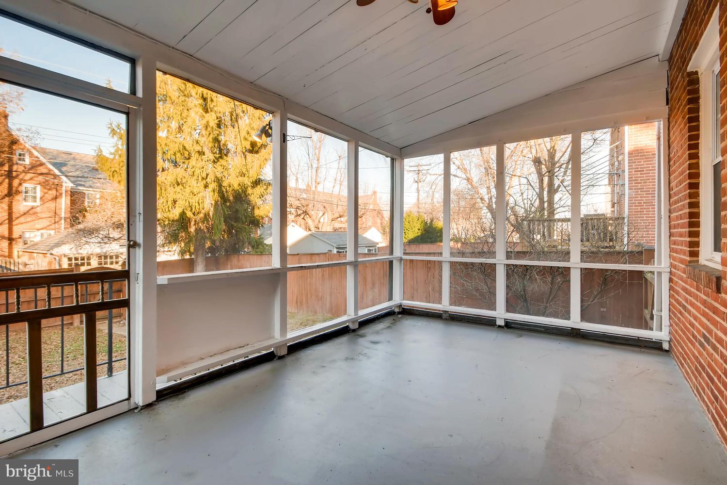 148 Hopkins Road Baltimore, MD 21212 - Photo 25 of 36 Screened porch