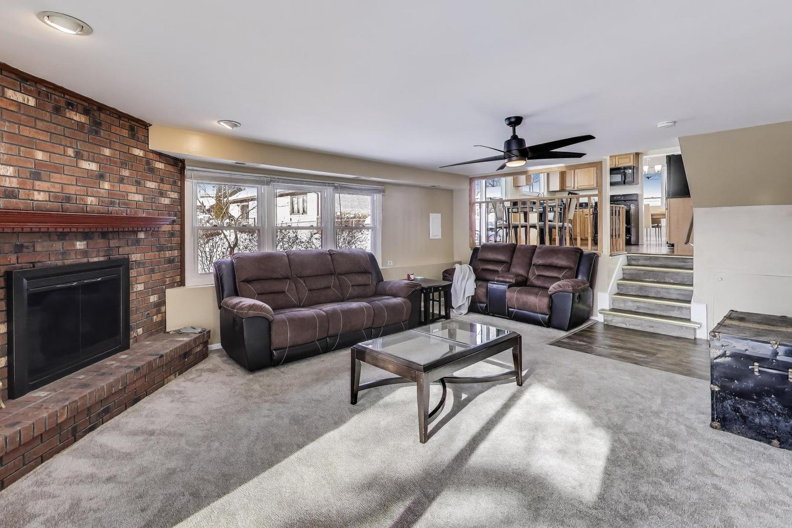 180 Prairie Drive Addison, IL 60101 - Photo 14 of 35 Gallery Image 14