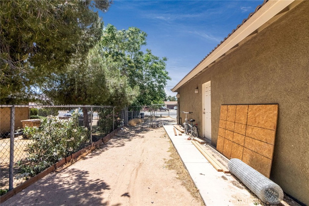 18936 Rock Springs Road Hesperia, CA 92345 - Photo 27 of 28 a view of a balcony
