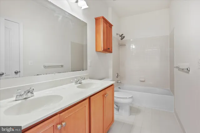 $4,695 | 25209 Eisenhower Drive, Chantilly, VA 20152