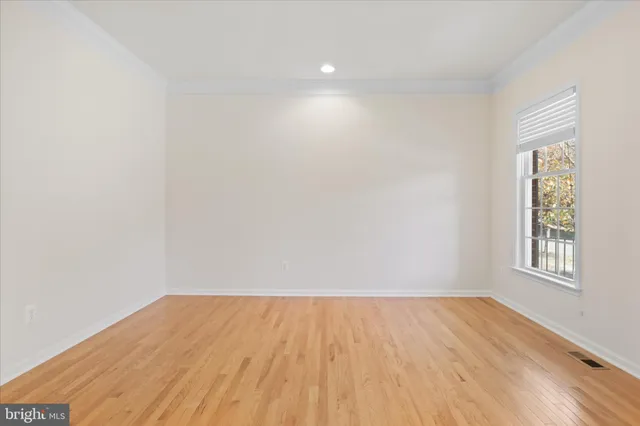 $4,695 | 25209 Eisenhower Drive, Chantilly, VA 20152