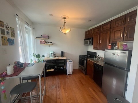 59 Phillips Street, Unit 7 Boston, MA 02114 - Photo 2 of 12
