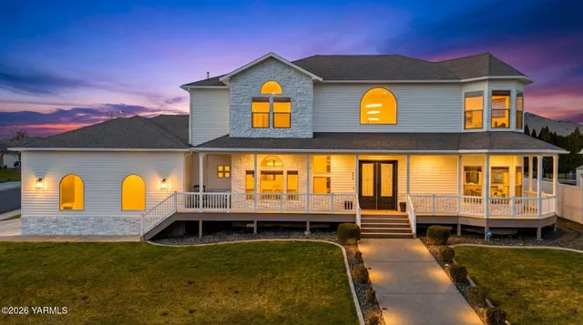 $685,000 | 304 South 92nd Avenue, Yakima, WA 98908