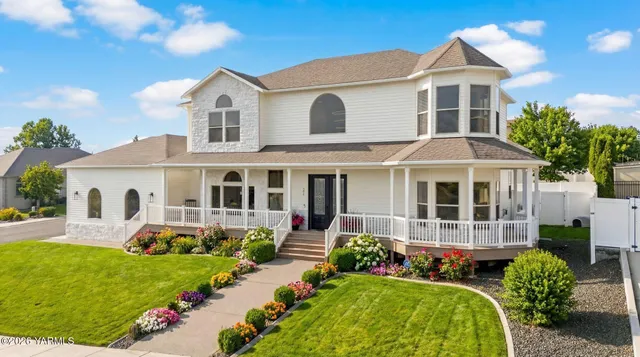 $685,000 | 304 South 92nd Avenue, Yakima, WA 98908