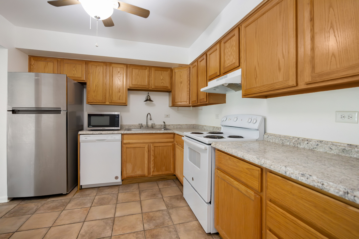 2214 South Goebbert Road, Unit 178 Arlington Heights, IL 60005 - Photo 11 of 25