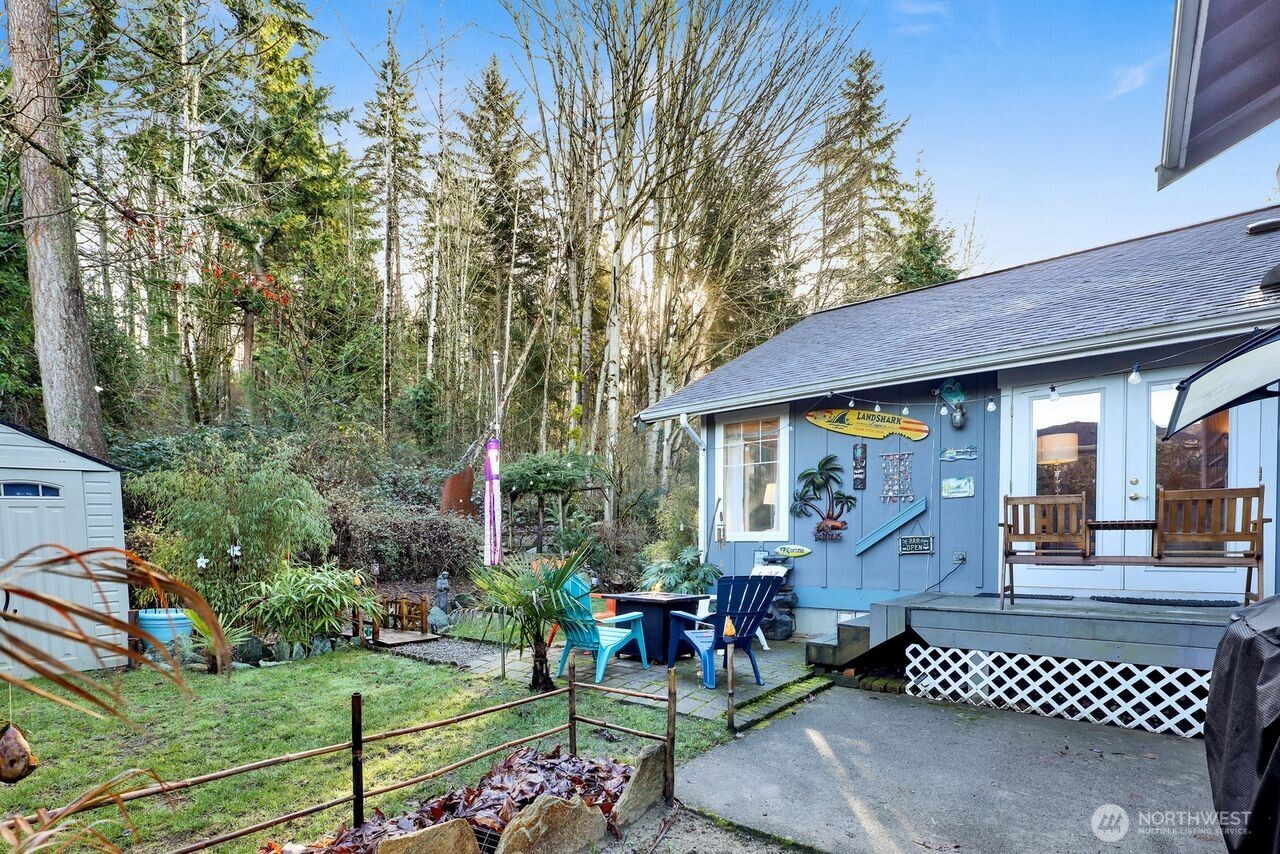 840 Nevada Street Bellingham, WA 98229 - Photo 33 of 38 a front view of a house with a garden