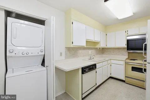 $314,900 | 6101 Edsall Road, Unit 502, Alexandria, VA 22304