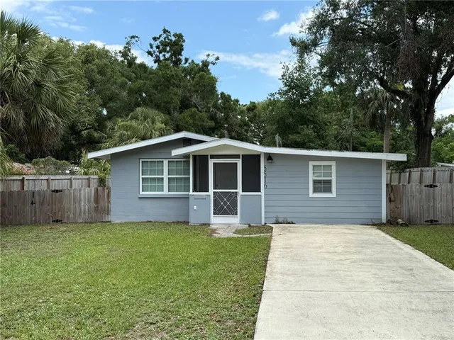 $1,925 | 5516 9th Street, Zephyrhills, FL 33542