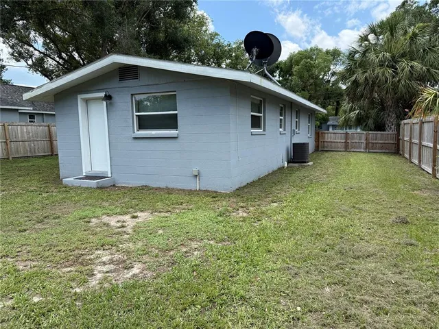 $1,925 | 5516 9th Street, Zephyrhills, FL 33542