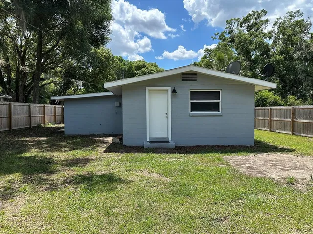 $1,925 | 5516 9th Street, Zephyrhills, FL 33542