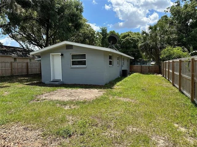 $1,925 | 5516 9th Street, Zephyrhills, FL 33542