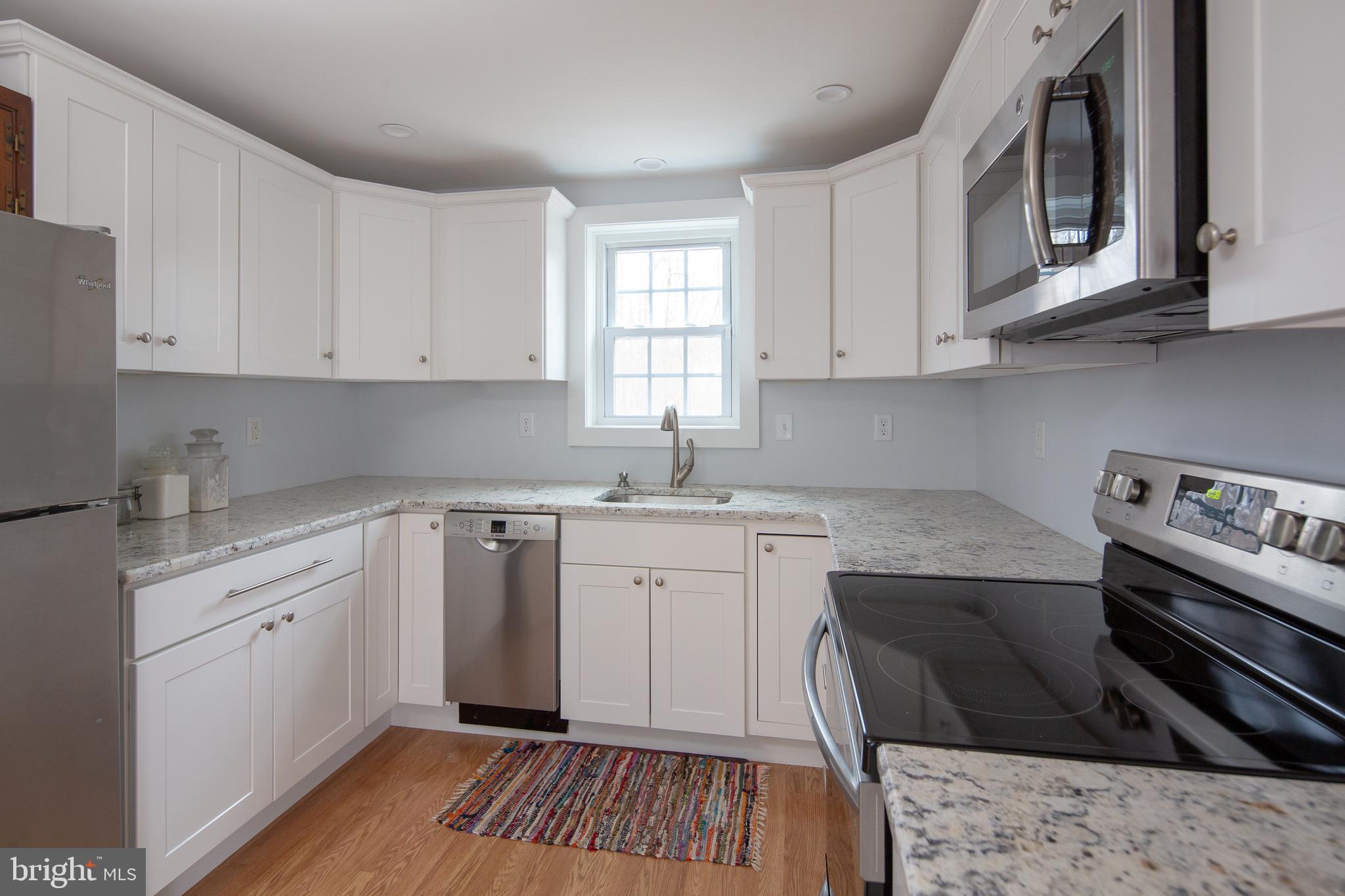 Stainless appliances and granite countertops