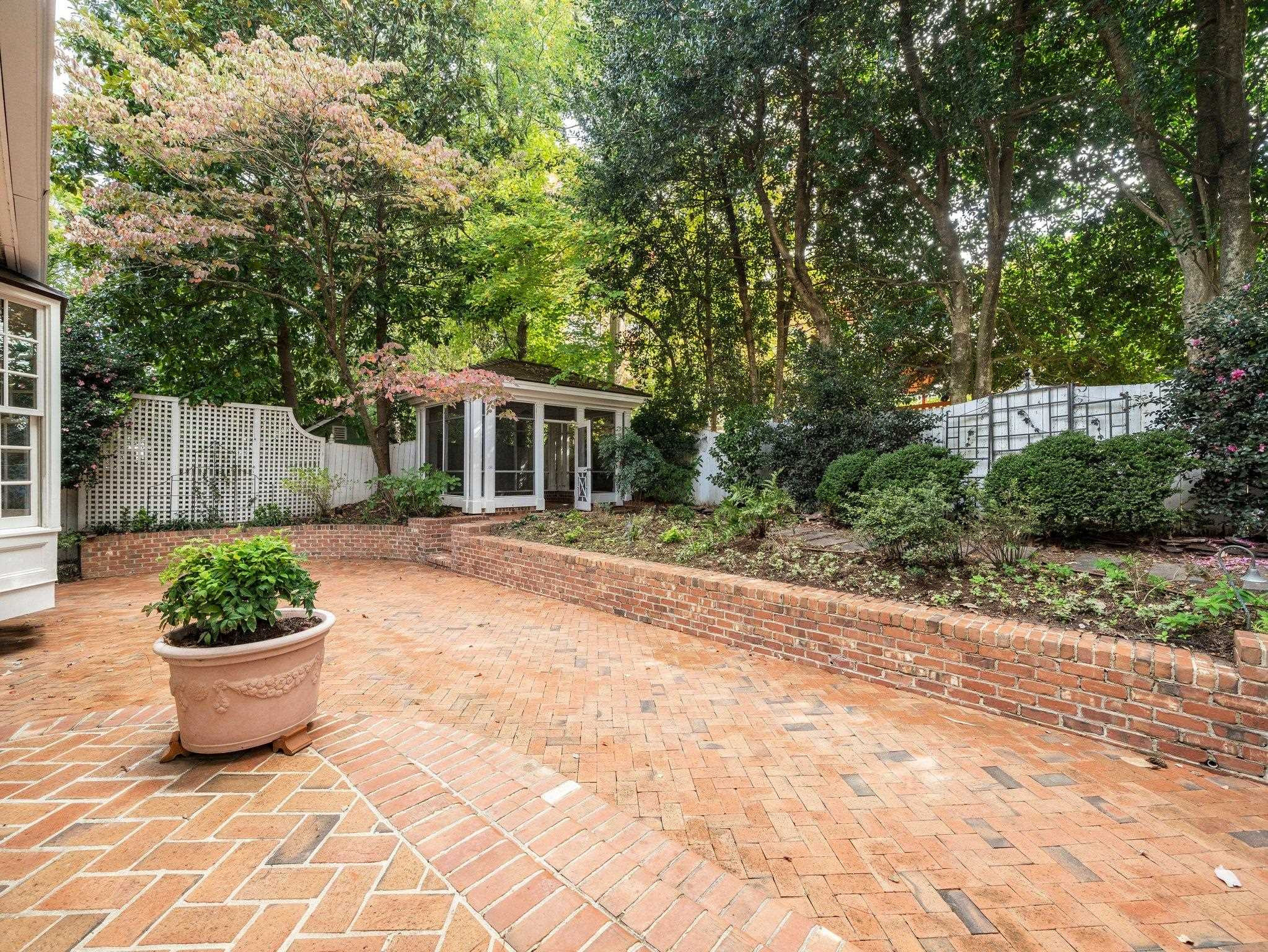 1404 Dogwood Lane Raleigh, NC 27607 - Photo 38 of 47 Photo 38