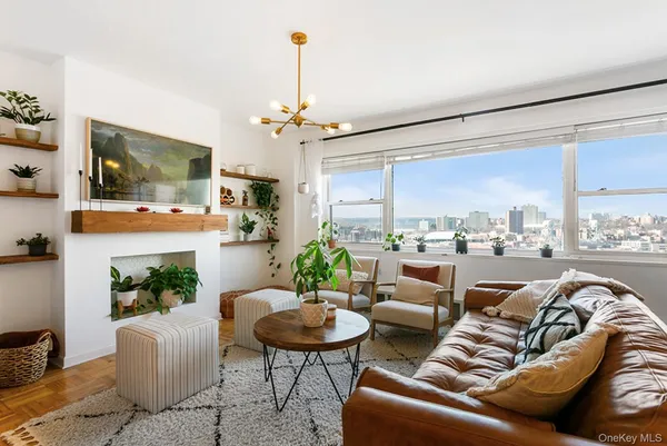 $266,000 | 4 Fordham Hill Ovl, Unit 8C | University Heights