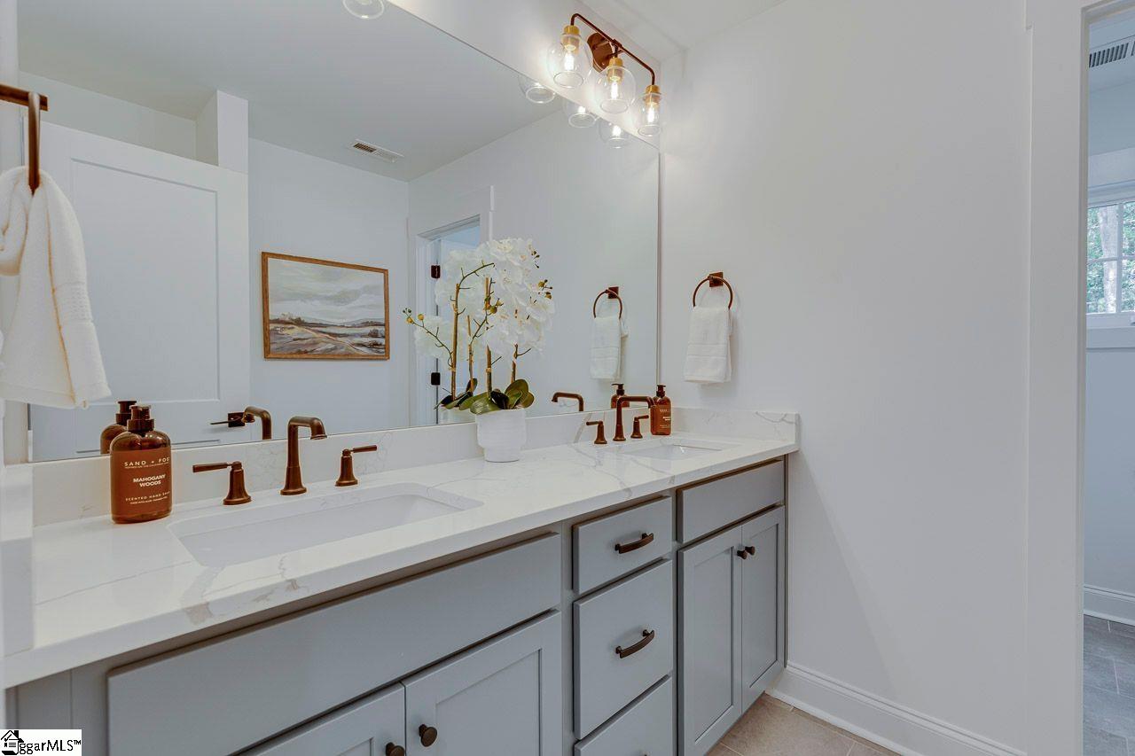 2337 Old Parker Road Greenville, SC 29609 - Photo 10 of 26 Gallery Image 10