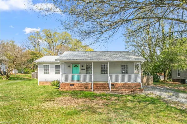 $289,000 | 405 East Oakwood Street, Mebane, NC 27302