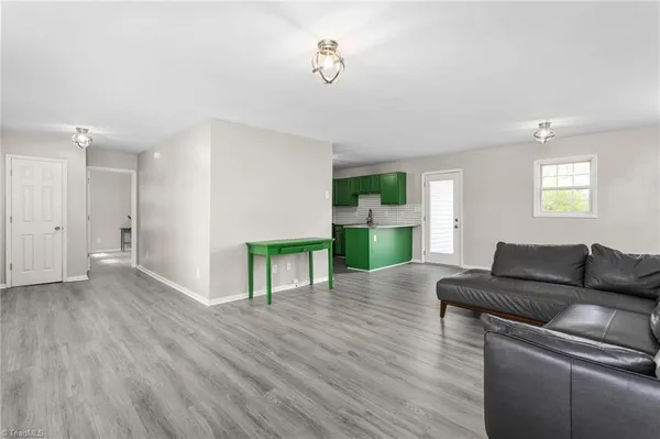 $289,000 | 405 East Oakwood Street, Mebane, NC 27302