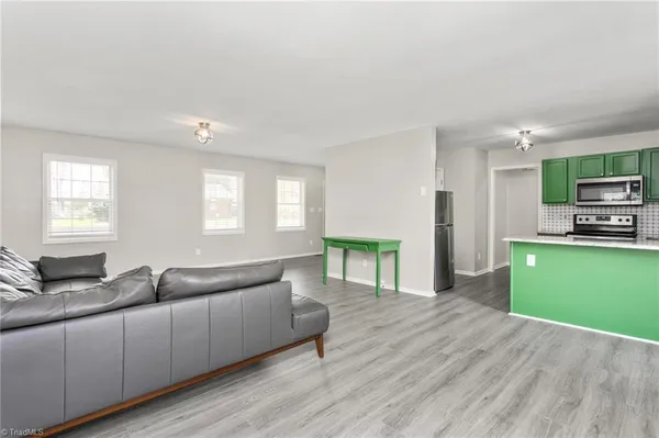 $289,000 | 405 East Oakwood Street, Mebane, NC 27302