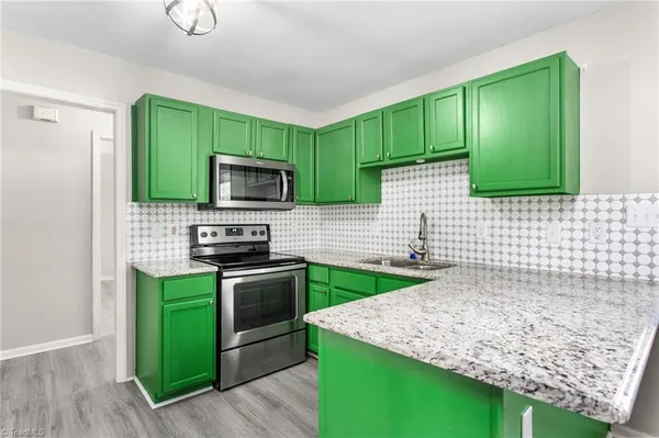 $289,000 | 405 East Oakwood Street, Mebane, NC 27302