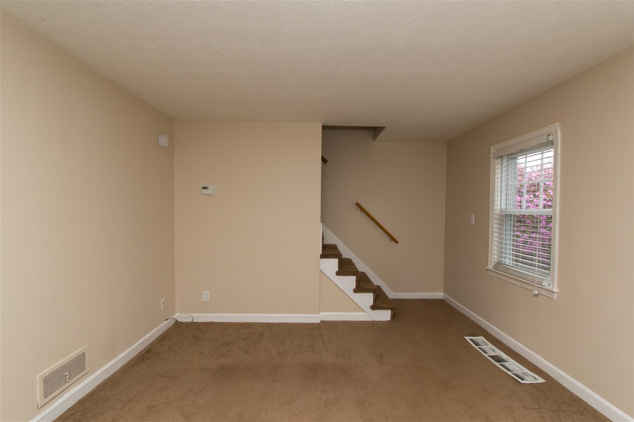84 Merrow Street Manchester, NH 03104 - Photo 4 of 9